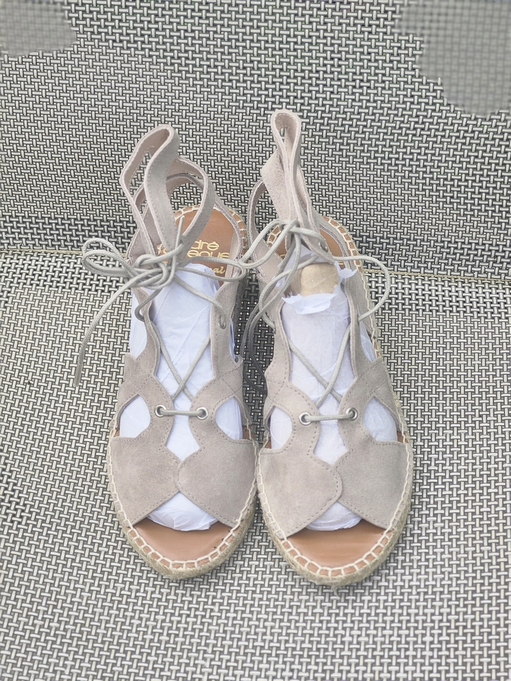 NWOT Andre Assous Taupe Suede Lace Up Wedge Espadrilles Sz 7